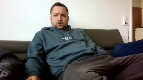 dombio_12 online show from April 2026 09:18:01 AM