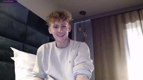 Alex...  online show from October 2025 01:53:02 PM