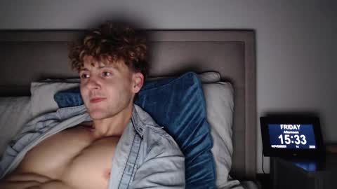 Alex...  online show from November 2025 03:33:01 PM