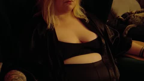 SADE online show from October 2025 09:01:01 PM