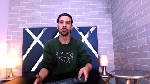 Dominic online show from November 2025 11:23:02 AM