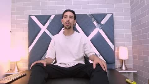 Dominic online show from November 2025 11:22:02 AM