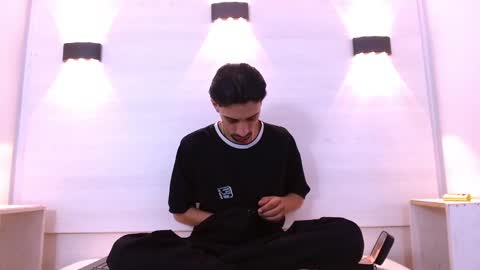 Dominic online show from November 2025 11:32:02 AM