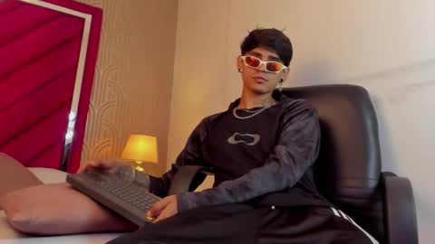 Snapshot of dominic_foox chatting on February 2026 03:01:01 PM Dominic foox online show from February 2026 03:01:01 PM