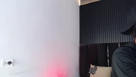 Dominic online show from October 2025 09:36:02 PM