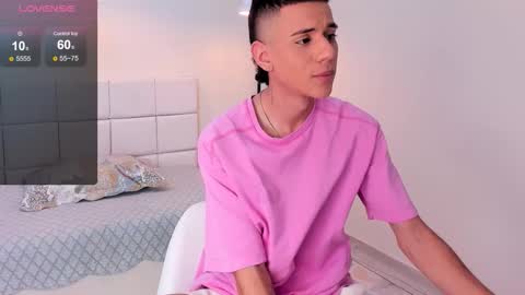 dominicjonnes online show from March 2026 07:21:02 PM