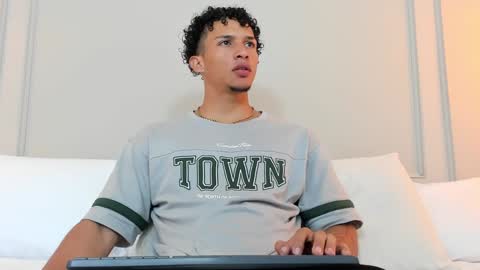 Dominick Star online show from December 2024 03:33:02 AM