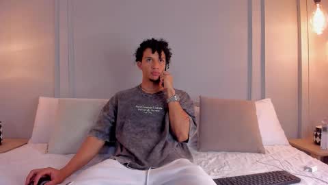 Dominick Star online show from October 2025 04:05:01 AM