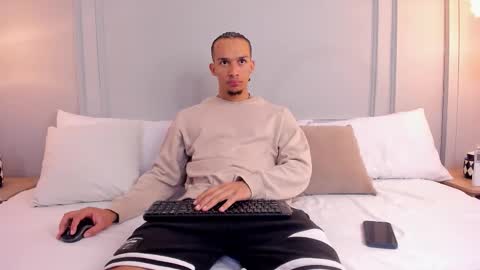 Dominick Star online show from November 2025 04:23:01 AM