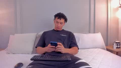 Dominick Star online show from December 2025 04:33:02 AM