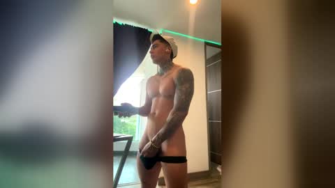 Snapshot of dominiofit chatting on May 2026 01:26:01 PM Only fans Ronnie col---InstaRonniecolleman online show from May 2026 01:26:01 PM
