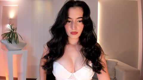 Dominique online show from January 2025 01:20:02 AM