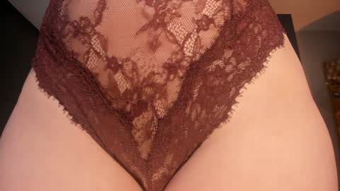 Dominique online show from January 2025 03:11:01 AM