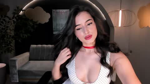 Dominique online show from January 2025 08:29:01 PM