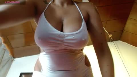 Snapshot of domink_gilr chatting on June 2026 07:19:02 PM D O M I N K online show from June 2026 07:19:02 PM