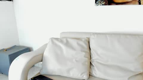 dominyck_ online show from April 2026 06:49:02 PM