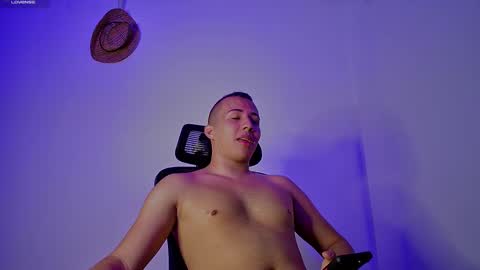 Donat Independent Model online show from December 2024 02:51:01 PM