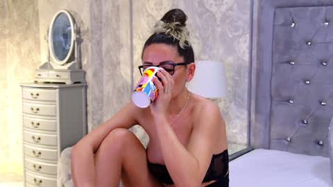 Donna online show from February 2025 11:34:02 PM