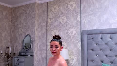 Snapshot of donna_klein chatting on May 2026 06:06:01 PM Donna online show from May 2026 06:06:01 PM