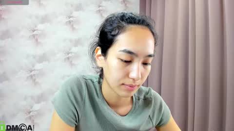 Aura online show from October 2025 04:07:01 AM