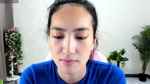 Aura online show from October 2025 02:44:01 AM