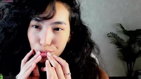 Aura online show from November 2025 02:55:02 AM