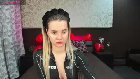 Donna On GMT2 Mon-Fri 3-9 AM online show from February 2025 03:34:02 AM