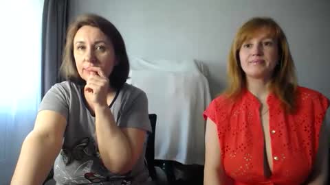 Snapshot of donnalimadonna chatting on May 2026 07:47:02 AM Tatiana 43 curvy sexy body and Joanna redhead 39 years online show from May 2026 07:47:02 AM