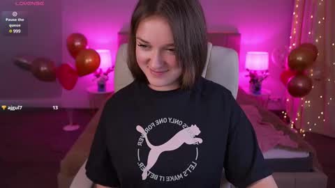 Snapshot of donnalust chatting on February 2025 11:47:02 PM DONNA online show from February 2025 11:47:02 PM