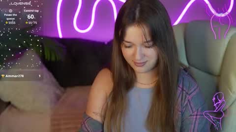 Snapshot of donnalust chatting on October 2025 06:11:02 AM DONNA online show from October 2025 06:11:02 AM