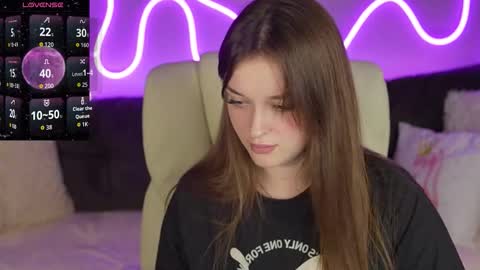 Snapshot of donnalust chatting on November 2025 08:10:01 PM DONNA online show from November 2025 08:10:01 PM