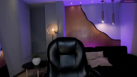  Donna Stonne  online show from March 2025 07:22:01 PM