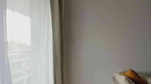 Donatella online show from January 2025 12:07:02 PM