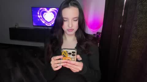 Dora Charmer online show from March 2026 01:39:01 PM