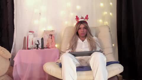 Nicolle online show from December 2024 03:00:02 AM