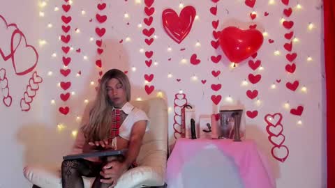 Nicolle online show from February 2025 02:37:01 PM
