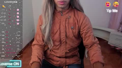 Nicolle online show from February 2025 12:11:02 PM