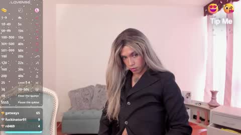 Nicolle online show from March 2025 05:05:01 PM