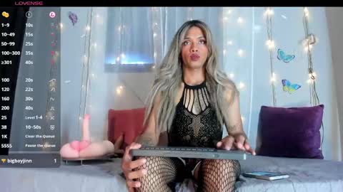 Nicolle online show from March 2026 08:57:01 PM