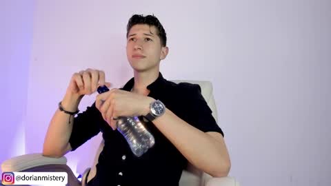 dorian_mystery online show from April 2026 11:00:01 PM