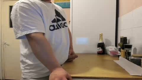 menu  below online show from April 2026 09:04:01 PM