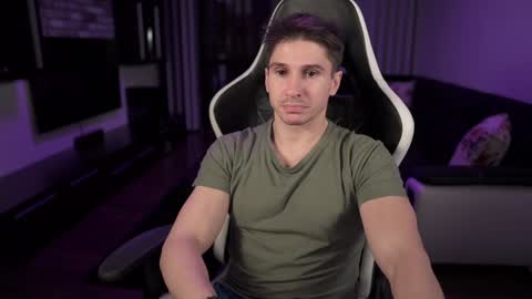 Dorian Reyes online show from January 2025 05:05:01 AM