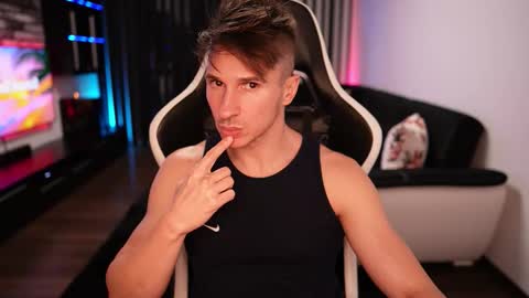 Dorian Reyes online show from October 2025 08:28:02 PM