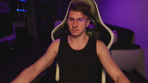 Dorian Reyes online show from November 2025 02:33:01 AM