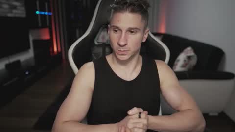 Dorian Reyes online show from November 2025 12:32:02 AM