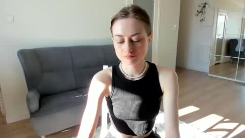 Snapshot of dormineaa chatting on April 2026 06:06:01 AM dormineaa online show from April 2026 06:06:01 AM