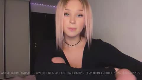 MOLLYYYY dont forget to give me a thumb up online show from March 2025 02:40:01 PM