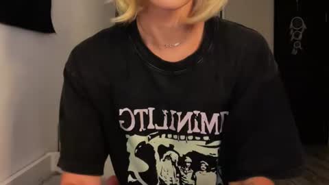 MOLLYYYY dont forget to give me a thumb up online show from June 2026 01:14:01 PM