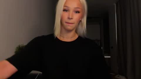 MOLLYYYY dont forget to give me a thumb up online show from June 2026 09:29:02 AM