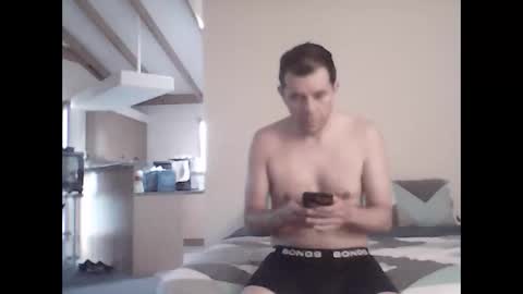 douglas8121 online show from November 2025 02:03:01 AM